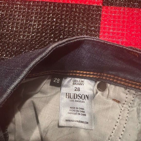 Hudson Collin skinny jeans size 28
Inseam 28” - Picture 7 of 9